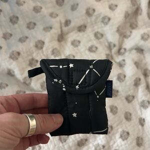 Baggu air pods case euc